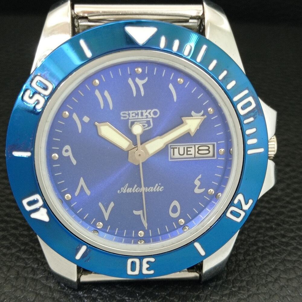Vintage 1984 Seiko Diver Automatic Mens Silver Watch W/daydate & Blue accents - Picture 4 of 10